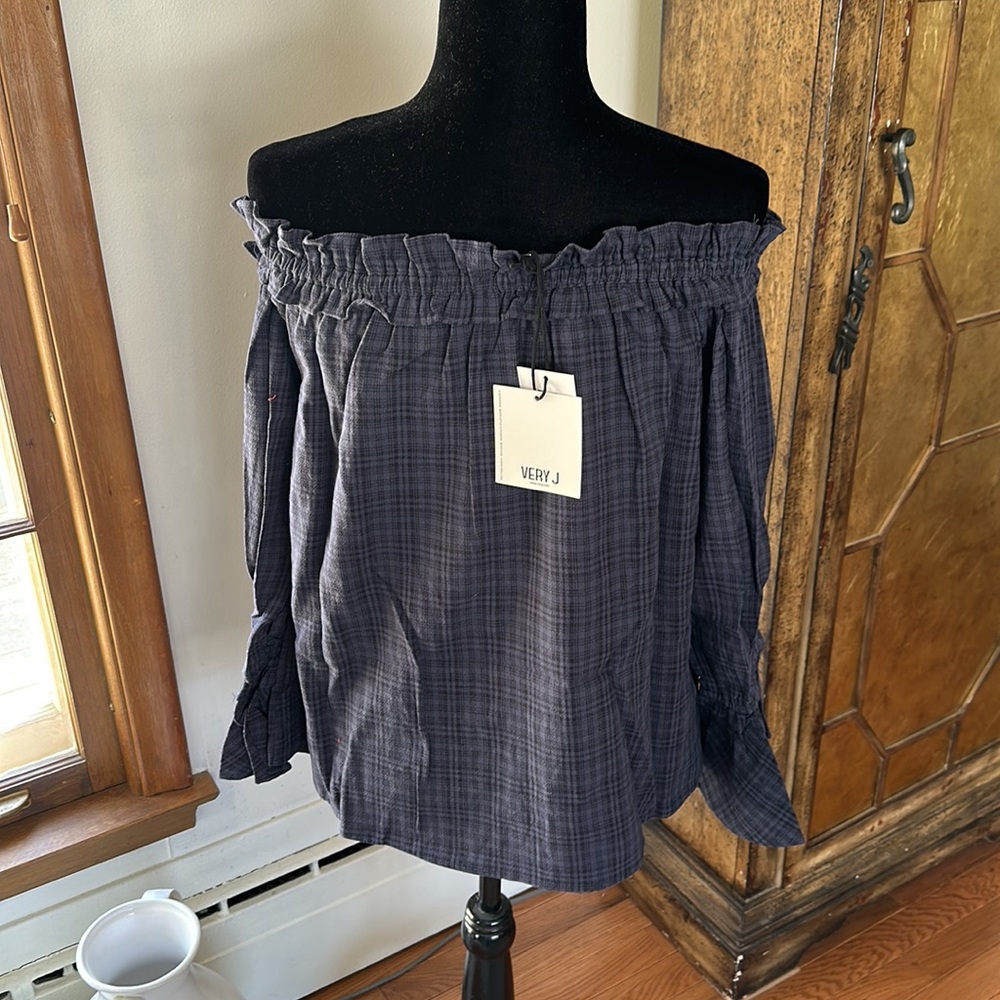 Off Shoulder Top - Picture 3 of 5